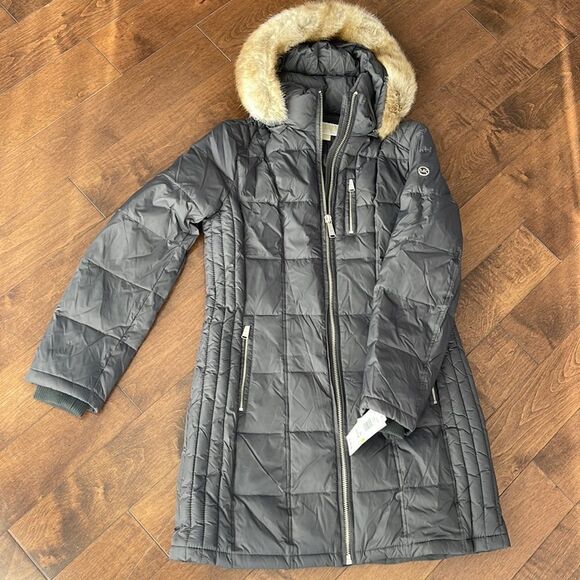 Michael Kors
Down-Filled Faux Fur-Trim Hooded Parka Gun Metal - Picture 5 of 8